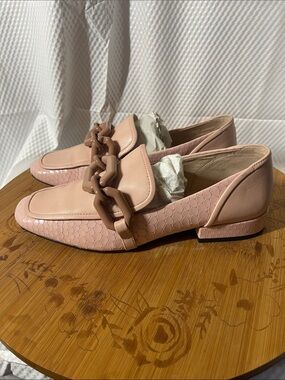 Louise et Cie Pink Chain-Link Leather Loafers size 38.5 women's